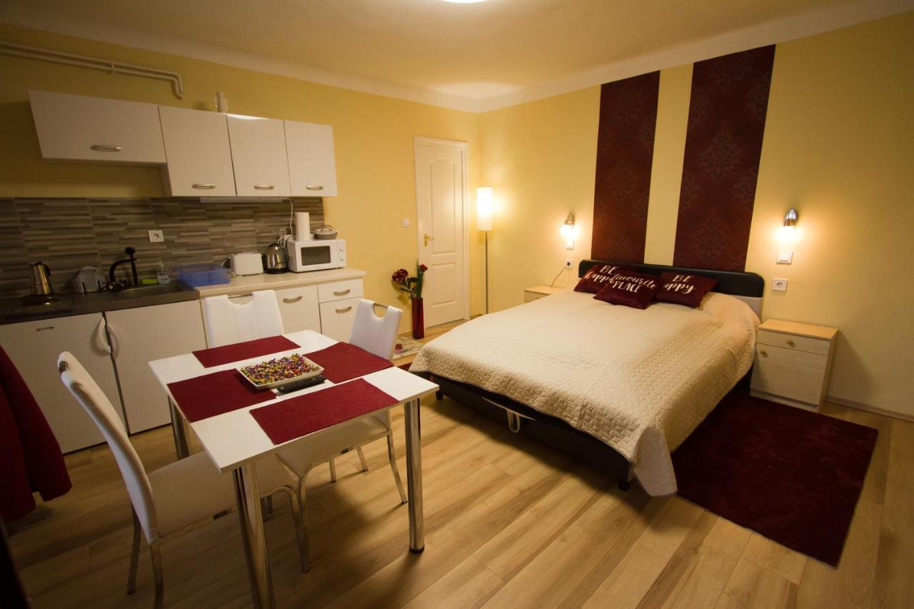 Angyal Apartman Черкеселе Екстер'єр фото