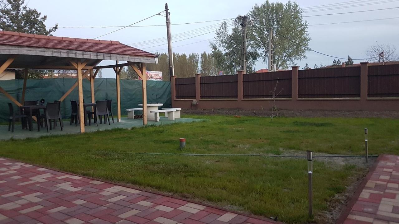 Angyal Apartman Черкеселе Екстер'єр фото