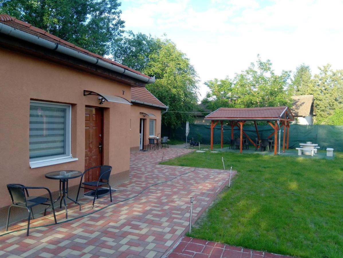 Angyal Apartman Черкеселе Екстер'єр фото